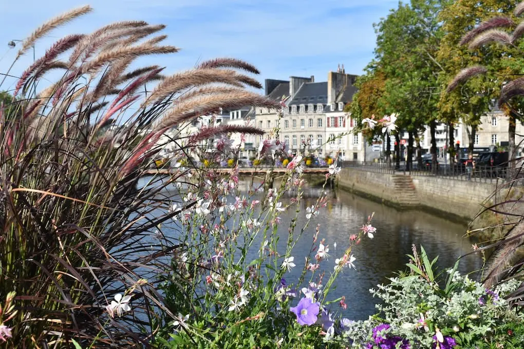 Quais fleuris à Quimper